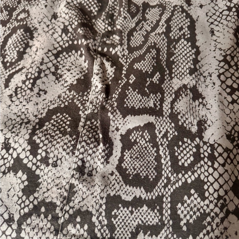 Lysse Women’s Snake Print Above the Knee Skirt Sz XL - Picture 3 of 4